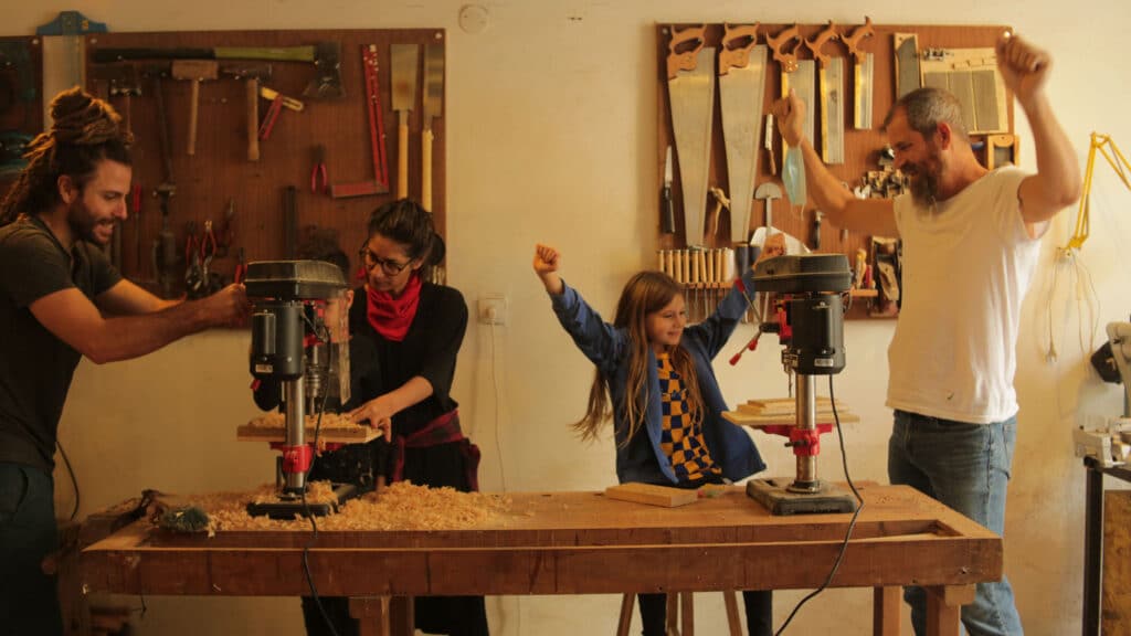 סדנה לבניית משחקים - קבוצה של משפחות